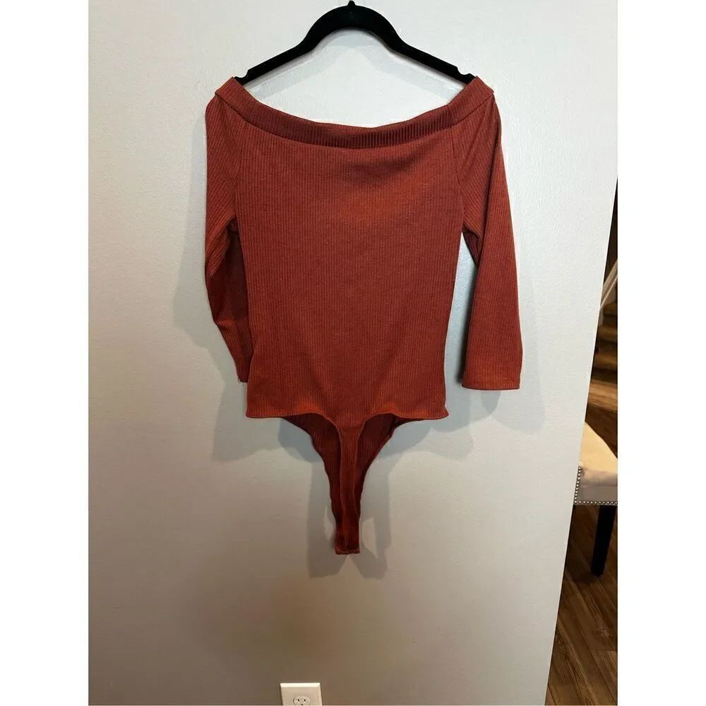 ASTR Medium Ribbed v Neck Bodysuit